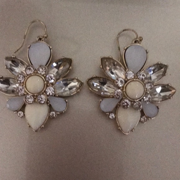 Banana Republic earrings - Picture 1 of 2